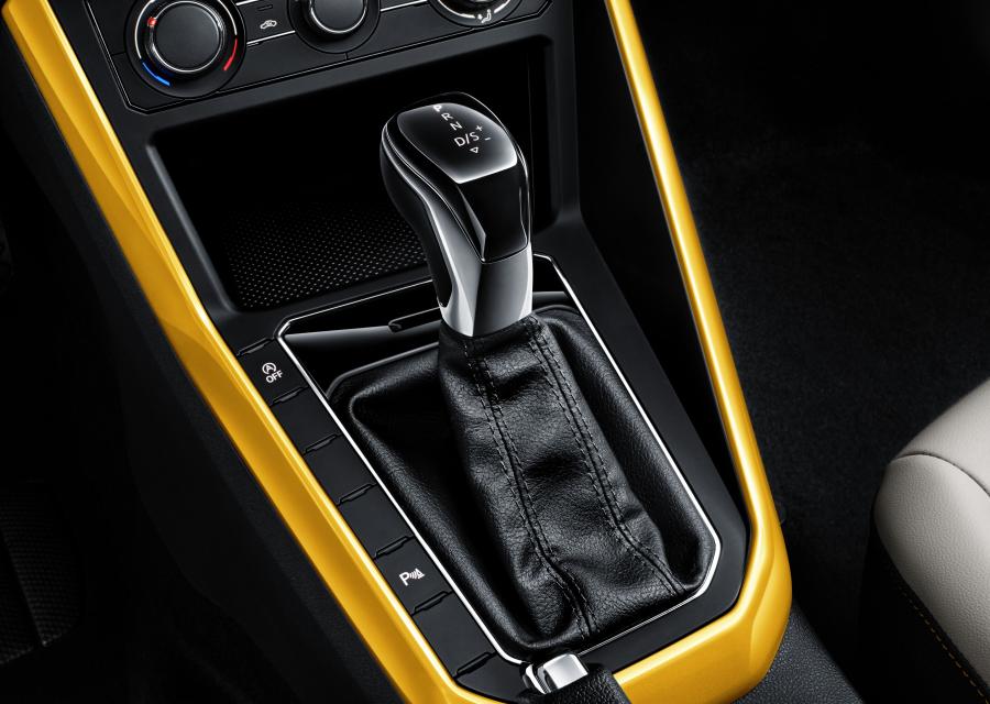 Детали интерьера Volkswagen Polo Plus (Typ AW) 2019 года  (CN) (фото 29 из 40)